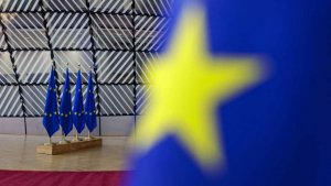 Politico: в ЕС началась работа по возобновлению контактов с Россией