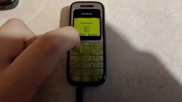Обзор и сравнение телефонов Nokia - 1200 и 1208. смотреть онлайн