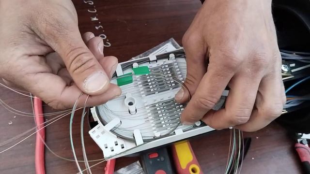 Укладка оптических волокон в кассету после разварки б смотреть онлайн