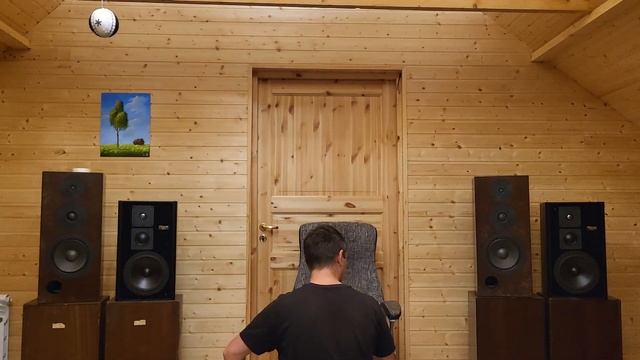 СОВОК vs ЗАПАД: колонки Эстония 30АС-003 против Magnat MSP-60 смотреть онлайн