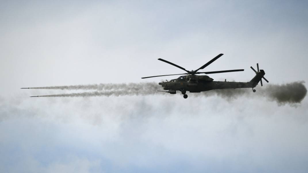 Российские вертолетчики громят позиции ВСУ. Лучшее видео из зоны СВО