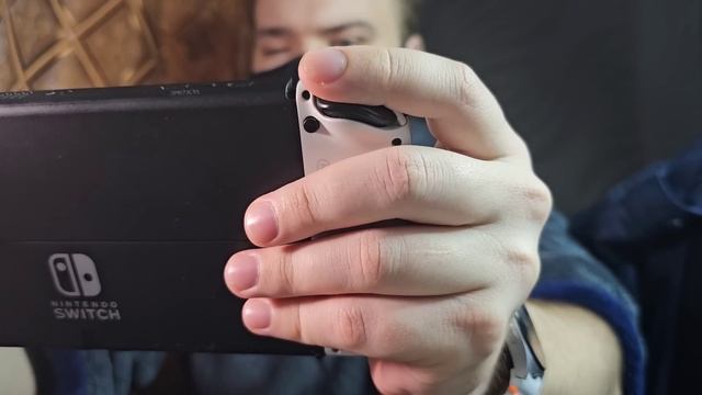 Попробовал Nintendo Switch после других портативок смотреть онлайн