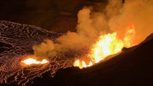 На Гавайях горячо: вулкан Килауэа выбросил мощный поток лавы