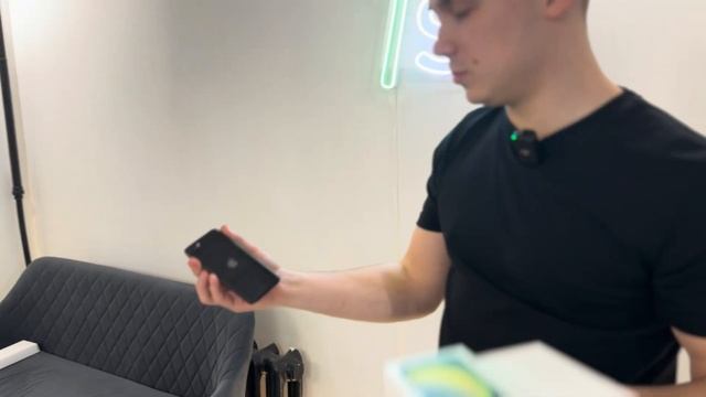 iPhone SE 64GB Б/У смотреть онлайн