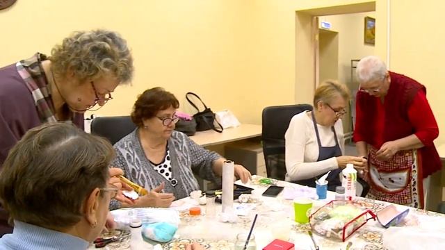 Участники "Активного долголетия" осваивают новое рукоделие 29.09.22 смотреть онлайн