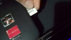 Как правильно вставлять картридер с SD картой в | Ноутб?