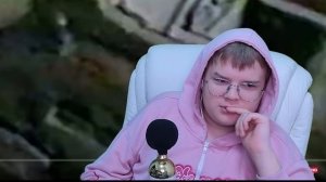 КАША СМОТРИТ ХОРРОР ИСТОРИИ - Тревожные Вещи со Всего ?