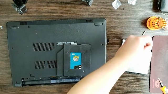 Dell Inspiron 15 3000 3576 Заміна DVD на HDD смотреть онлайн