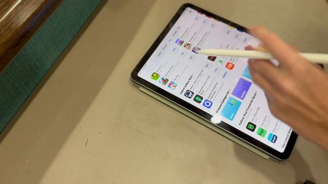 Гиганский обзор на iPad air 2022 смотреть онлайн