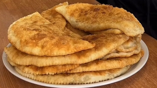Сочные ЧЕБУРЕКИ с хрустящей корочкой...🥟😋    Рецепт в описании ✍️