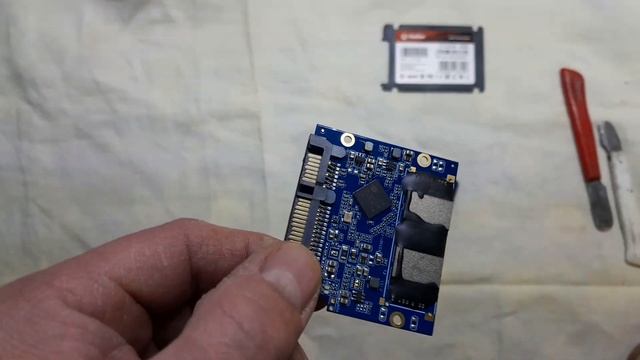 SSD диск. Что внутри? смотреть онлайн