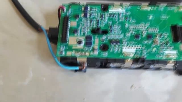 Что делать если аккумулятор на 21 или 42 вольта быстро р? смотреть онлайн