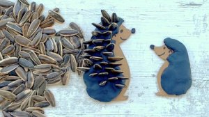 Поделки из пластилина и семечек - делаем ежиков. Игрушкин ТВ