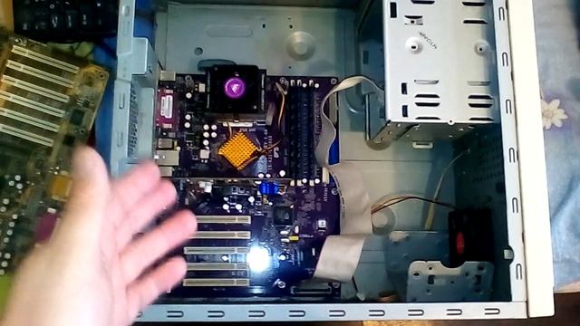 Пробный пуск двух ретро-компьютеров с процессорами AMD смотреть онлайн