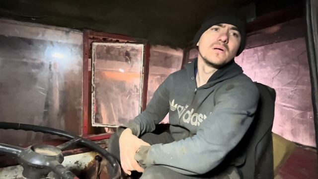 ЗАВОДИМ ТРАКТОР Т-25 / ГРИША РАССТРОИЛСЯ!!! смотреть онлайн