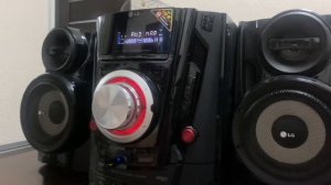 Музыкальный центр LG