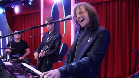 Группа «Земляне» — «Одиночество». «Золотой Микрофон 2