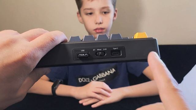 Распаковка беспроводной механической игровой клавиа? смотреть онлайн