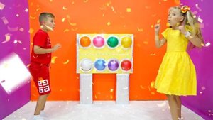 ДИАНА И РОМА - Диана и Рома Веселая История о Доставке Посылок