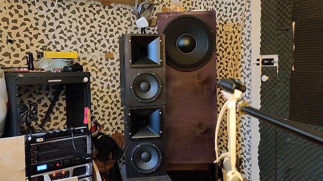 Andromedik - To The Dark (feat. MC Stretch) (Запись на behringer ecm8000) смотреть онлайн