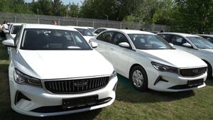 Семьям сотрудников силовых структур, погибших в ходе СВО, вручили 50 автомобилей