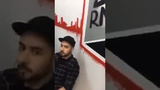 Саша из Дневника Хача и Жизнь БИ заглатывает банан / Перископер