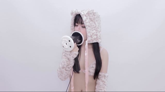 🥰晓美 Xiao Mei ASMR  舔耳口腔音喘息 Ear Licking  Licking And Eating Ear Licking
