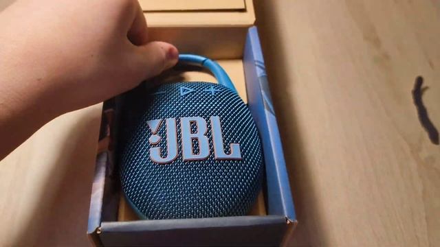 Обзор колонки JBL CLIP5 синяя смотреть онлайн