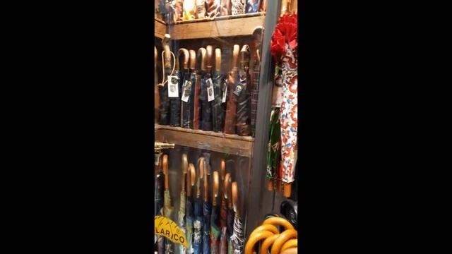 Неаполь 2023 Магазин и мастерская зонтов смотреть онлайн