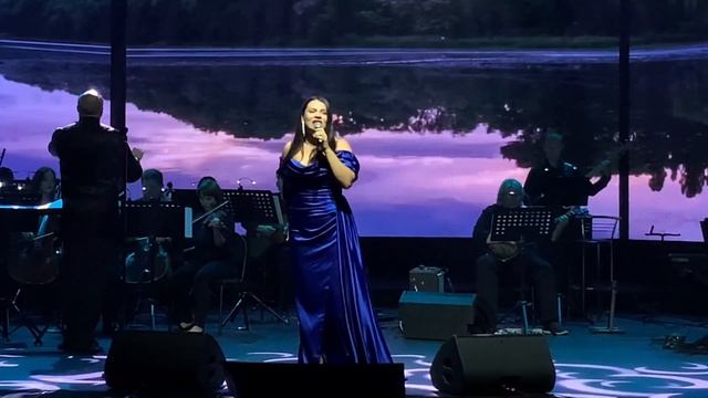 Гляжу в озера синие - Софья Онопченко - концерт к Дню го смотреть онлайн