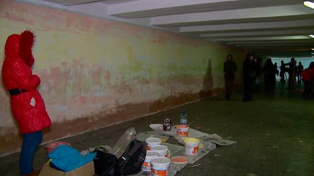 "Бийчане расписали стены подземного перехода на Комму смотреть онлайн