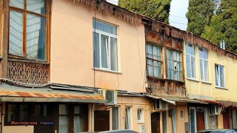 Ялта весна апрель сквер Некрасова, Дражинка, до Актёр, вид на город с Поликура Крым 🍎 #searuss