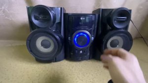 Демонстрация работы музыкального центра LG RAD136B