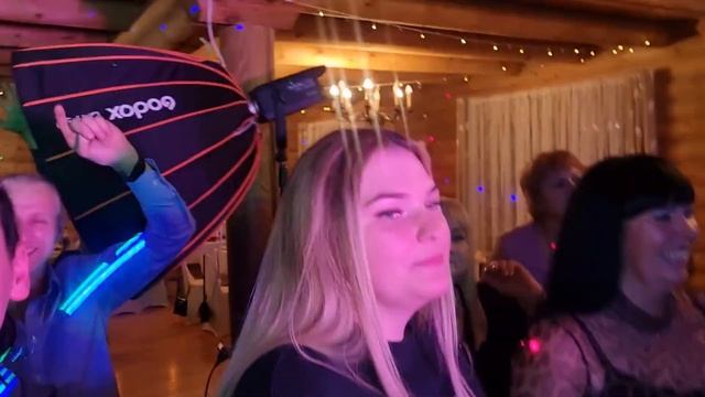 Крутая бабушка за dj пультом на своём юбилее 80 летия! #с? смотреть онлайн