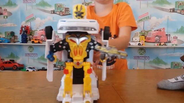 Трансформер Бамблби (полицейская машинка на батарейк? смотреть онлайн