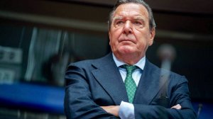 Немецкий банк заблокировал счет экс-канцлера ФРГ Шредера из-за опасений санкций