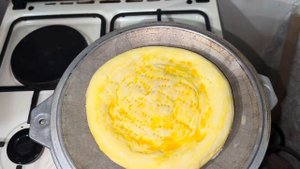 НАШУМЕВШАЯ ЛЕПЕШКА В КАЗАНЕ.