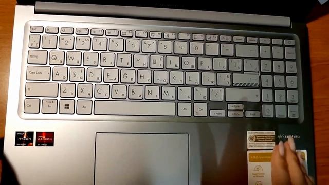 Розпакування та огляд ноутбука ASUS Vivobook 15 M1502YA-BQ018 з про? смотреть онлайн