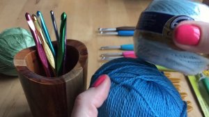 Уроки вязания крючком для начинающих. Как выбрать крючок и пряжу.