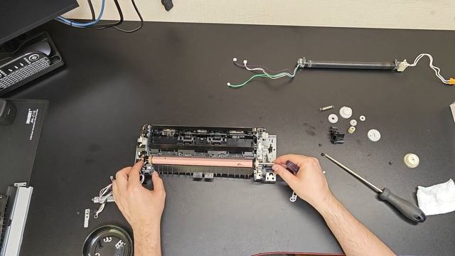 Лазерный цветной мфу Canon MF735Cx оставляет повторные дефе смотреть онлайн