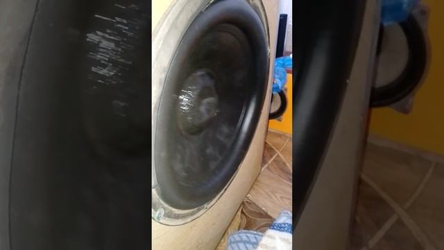 Музыка просто разносит соседей 31-35HZ смотреть онлайн