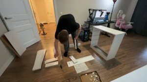 ГЛЕБ СОБИРАЕТ ШКАФ ДЛЯ КОРИ | SASAVOT