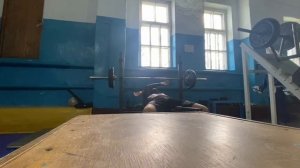 programmy Жим лежа в зале