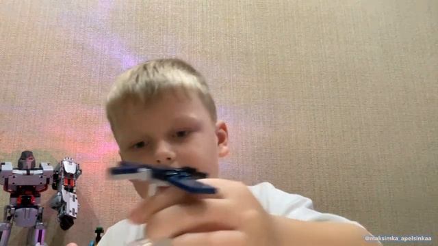 Распаковываем и собираем LEGO Minecraft пустыня смотреть онлайн