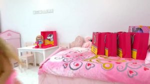 Диана и Рома - Диана и Рома играют в магазин игрушек Love, Diana