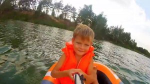 Тарзанка, лодки, электросамокат.