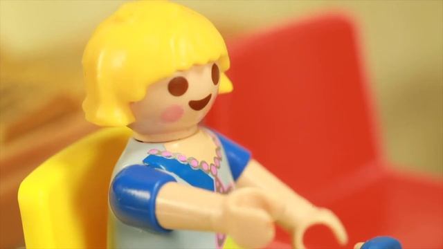 Як не поділитися пиріжком? Повчальні історії | КоМарко смотреть онлайн