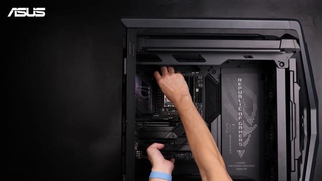 Как установить дискретную видеокарту на материнскую ?