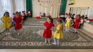 Танец девочек на 8 марта "Ягодки-кокетки"