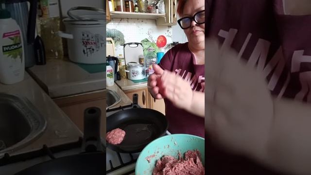 Очень длинное видео, а кому сейчас легко. Бургеры вкус? смотреть онлайн